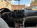 Toyota Highlander 2013 года за 9 800 000 тг. в Атырау – фото 5