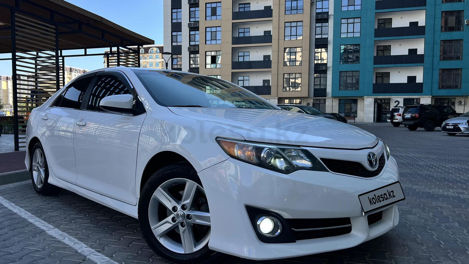 Toyota Camry 2014 г.