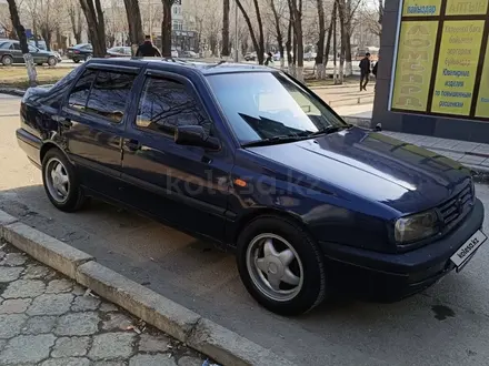 Volkswagen Vento 1993 года за 1 200 000 тг. в Тараз – фото 3