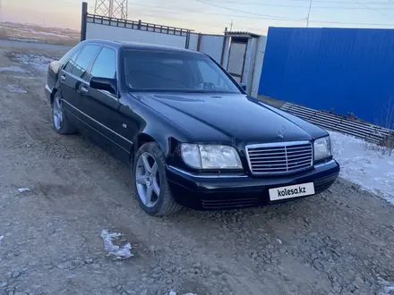 Mercedes-Benz S 320 1995 года за 3 100 000 тг. в Атырау – фото 2