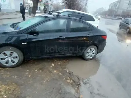 Hyundai Solaris 2015 года за 3 700 000 тг. в Караганда – фото 7
