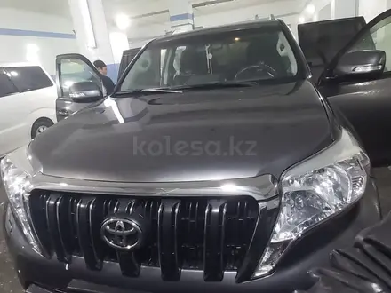 Toyota Land Cruiser Prado 2016 года за 18 800 000 тг. в Актобе – фото 2