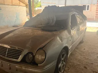 Mercedes-Benz E 280