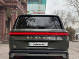 Rivian R1S 2023 года за 61 000 000 тг. в Алматы – фото 4