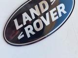 Надпись Range-Rover чёрного и серебристого цвета за 7 000 тг. в Алматы – фото 3