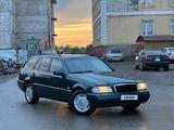 Mercedes-Benz C 200 1997 года за 2 100 000 тг. в Астана – фото 2