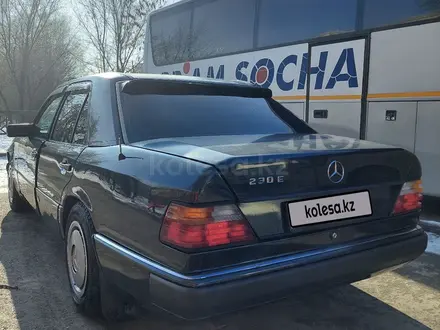 Mercedes-Benz E 200 1993 года за 1 500 000 тг. в Алматы – фото 2