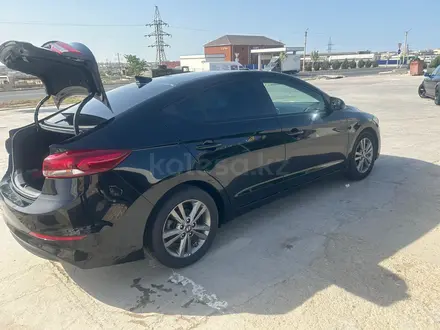 Hyundai Elantra 2017 года за 5 100 000 тг. в Мангистау – фото 4