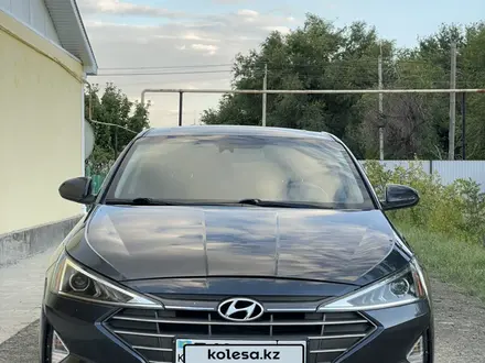 Hyundai Elantra 2020 года за 8 800 000 тг. в Атырау – фото 2