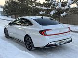 Hyundai Sonata 2022 годаүшін13 700 000 тг. в Алматы – фото 5