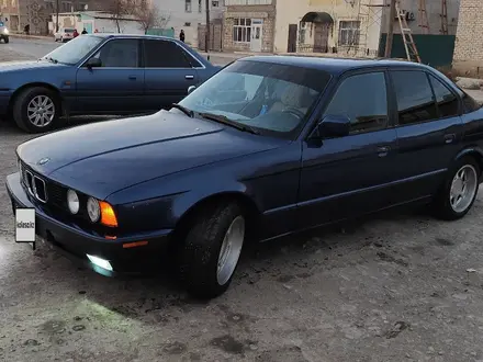 BMW 520 1990 года за 2 000 000 тг. в Айтеке би – фото 2