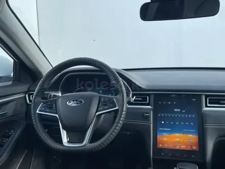 JAC J7 2023 года за 4 640 000 тг. в Уральск – фото 12