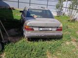 Mercedes-Benz E 200 1991 годаүшін500 000 тг. в Алматы – фото 2