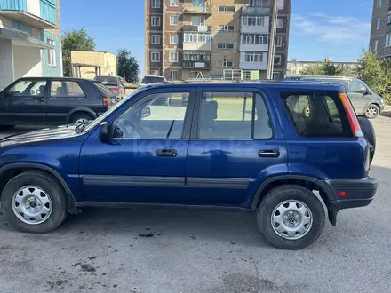 Honda CR-V 1998 года за 3 000 000 тг. в Караганда – фото 2