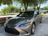 Lexus ES 300h 2019 годаүшін20 000 000 тг. в Алматы
