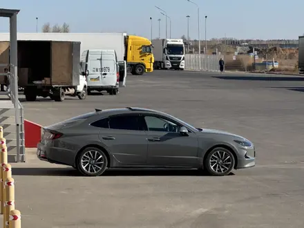 Hyundai Sonata 2021 года за 12 800 000 тг. в Астана