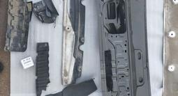 Задний пластиковый бампер Задняя маленькая дверь датчики насадки на глушите за 1 000 000 тг. в Алматы – фото 3