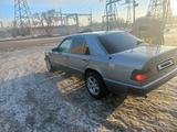 Mercedes-Benz E 200 1993 годаүшін1 150 000 тг. в Семей – фото 2