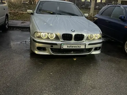 BMW 528 1998 года за 2 700 000 тг. в Алматы