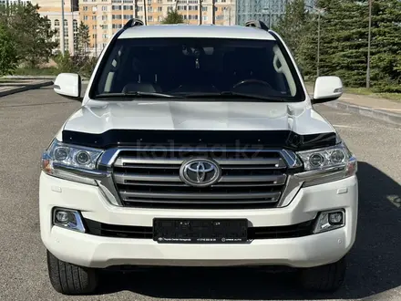 Toyota Land Cruiser 2015 года за 28 000 000 тг. в Астана