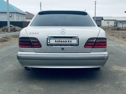 Mercedes-Benz E 320 2000 года за 3 999 999 тг. в Атырау – фото 9