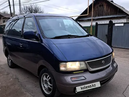 Nissan Largo 1999 года за 2 250 000 тг. в Алматы