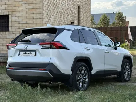 Toyota RAV4 2019 года за 15 000 000 тг. в Караганда – фото 2