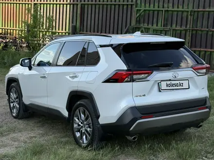 Toyota RAV4 2019 года за 15 000 000 тг. в Караганда – фото 4