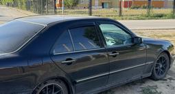 Mercedes-Benz E 320 1999 года за 2 800 000 тг. в Актобе – фото 4