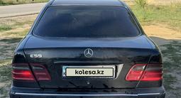 Mercedes-Benz E 320 1999 года за 2 800 000 тг. в Актобе