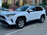 Toyota RAV4 2020 года за 10 500 000 тг. в Актобе – фото 4