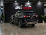 Toyota RAV4 2022 года за 13 800 000 тг. в Алматы – фото 3