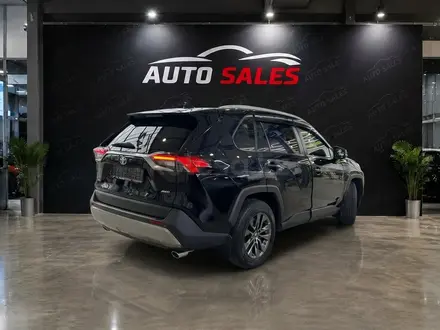 Toyota RAV4 2022 года за 13 800 000 тг. в Алматы – фото 4