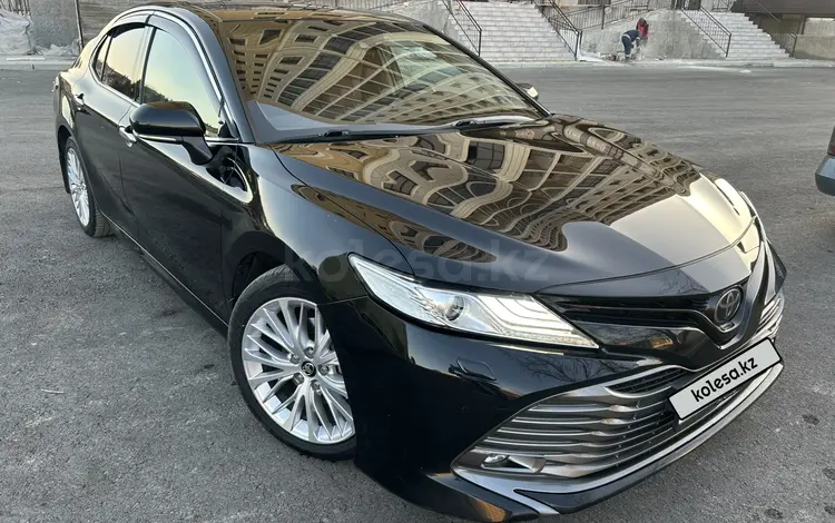 Toyota Camry 2019 года за 14 000 000 тг. в Актау