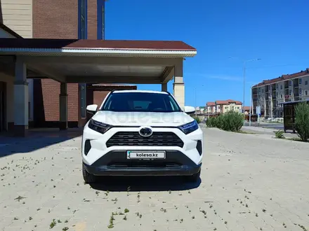 Toyota RAV4 2023 года за 16 200 000 тг. в Актау
