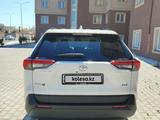 Toyota RAV4 2023 годаүшін16 200 000 тг. в Актау – фото 5