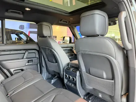 Land Rover Defender X-Dynamic SE 2026 года за 85 000 000 тг. в Астана – фото 8
