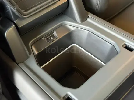 Land Rover Defender X-Dynamic SE 2026 года за 85 000 000 тг. в Астана – фото 7
