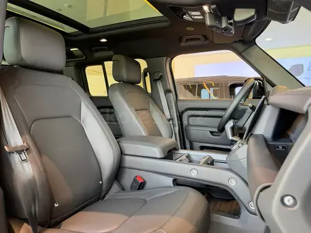 Land Rover Defender X-Dynamic SE 2026 года за 85 000 000 тг. в Астана – фото 6