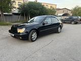 Mercedes-Benz C 200 2000 года за 1 950 000 тг. в Шымкент – фото 2