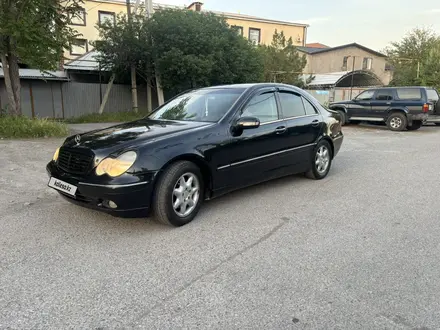 Mercedes-Benz C 200 2000 года за 1 950 000 тг. в Шымкент – фото 2