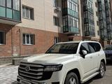 Toyota Land Cruiser 2022 года за 42 400 000 тг. в Караганда – фото 2