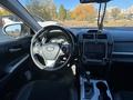 Toyota Camry 2013 года за 7 600 000 тг. в Актобе – фото 13