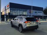 Toyota RAV4 2022 года за 16 200 000 тг. в Кызылорда – фото 2