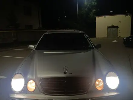 Mercedes-Benz E 320 2001 года за 6 000 000 тг. в Алматы – фото 2