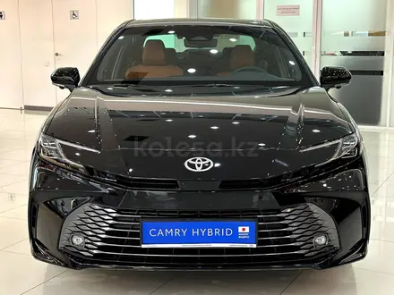 Toyota Camry Luxe 2025 года за 24 190 000 тг. в Петропавловск – фото 2