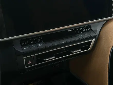 Toyota Camry Luxe 2025 года за 24 190 000 тг. в Петропавловск – фото 16