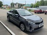 Kia Rio 2020 года за 7 300 000 тг. в Петропавловск – фото 2