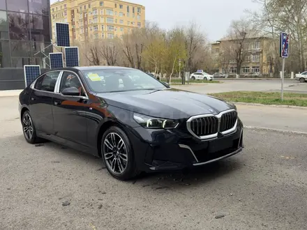 BMW 530 2024 года за 40 250 000 тг. в Астана – фото 3