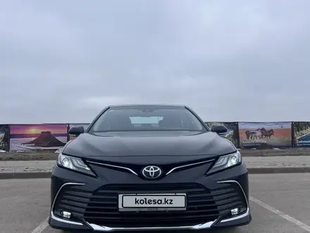 Toyota Camry 2023 года за 15 700 000 тг. в Астана – фото 2